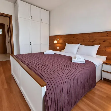 1-Bedroom Apartment 5 Min Walk To Gondola * Банско